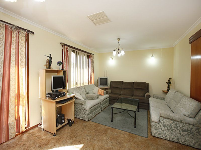46 Hook Street, Altona Meadows - Thumbnail 4