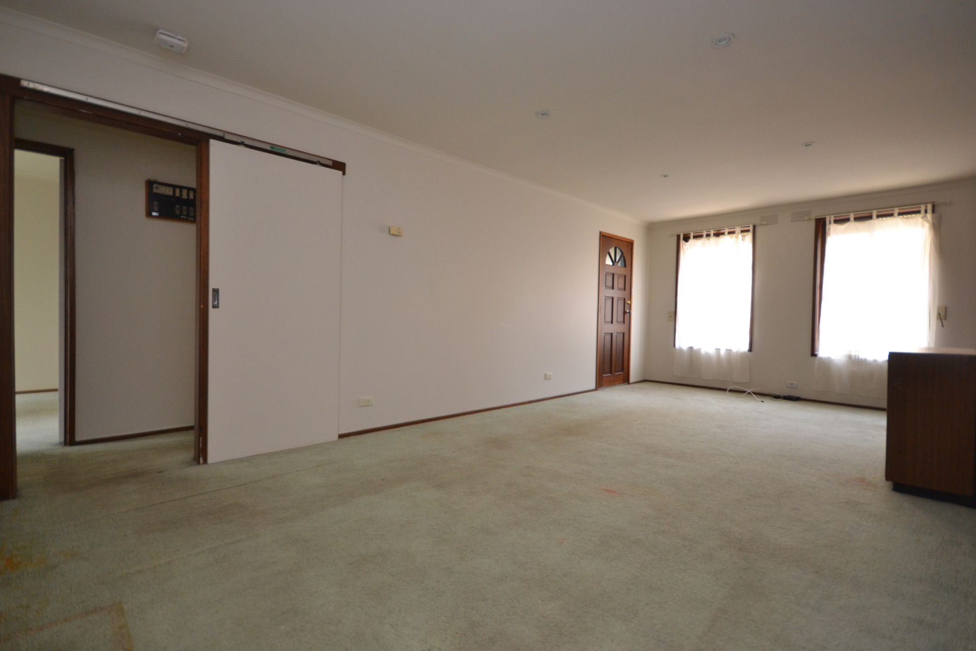 VILLA UNIT IN VIBRANT LIFESTYLE SETTING