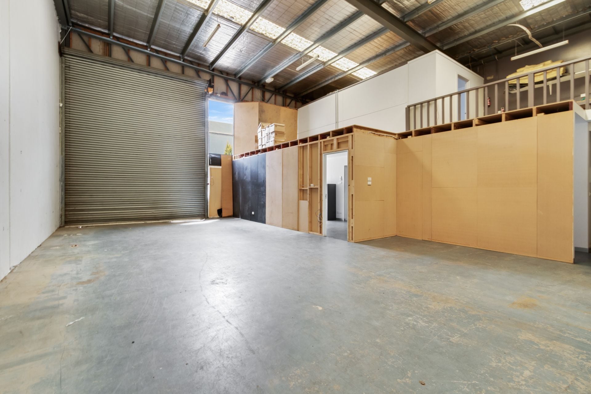 Thomastown Warehouse In Prime Location