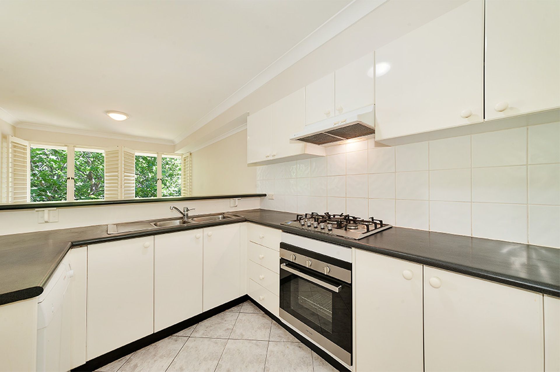 15/18 Ridge Street North Sydney NSW, North Sydney - Thumbnail 4
