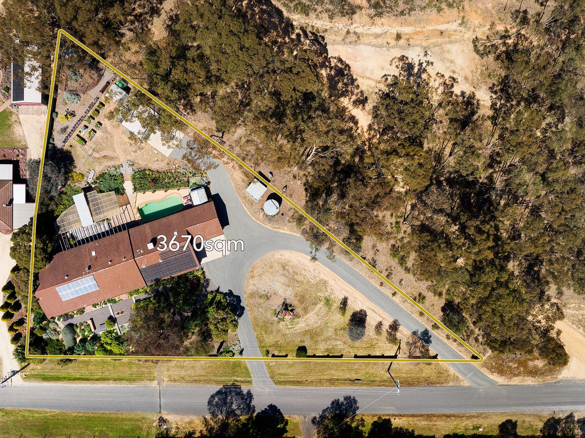 72 Moscript Street, Campbells Creek - Thumbnail 2
