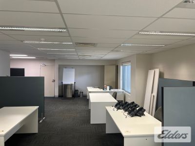 OFFICE OPPORTUNITY OPPOSITE STORY BRIDGE HOTEL!