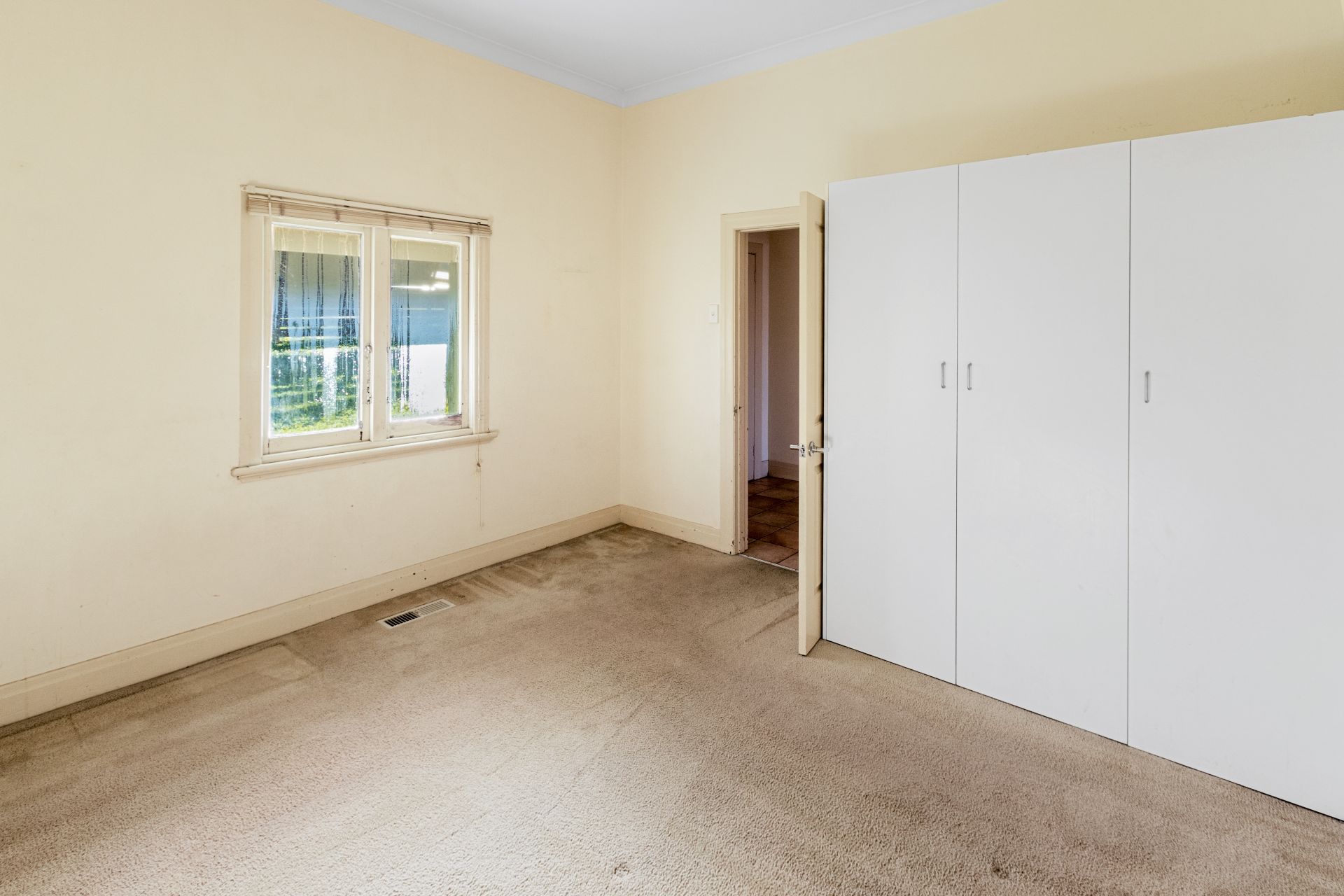 LARGE FAMILY HOME