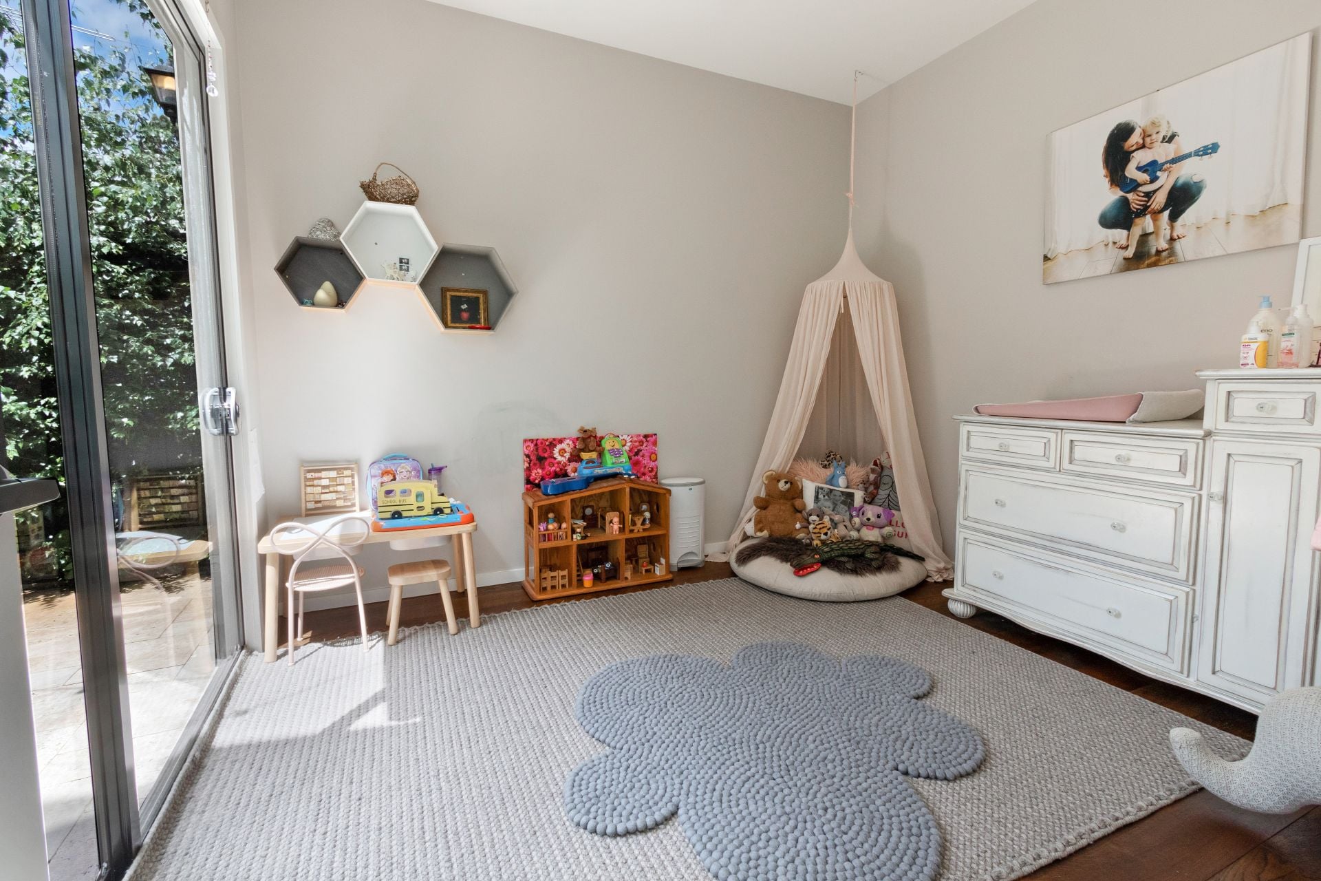 Stunning Architecturally Designed Semi-Detached House In Thornbury