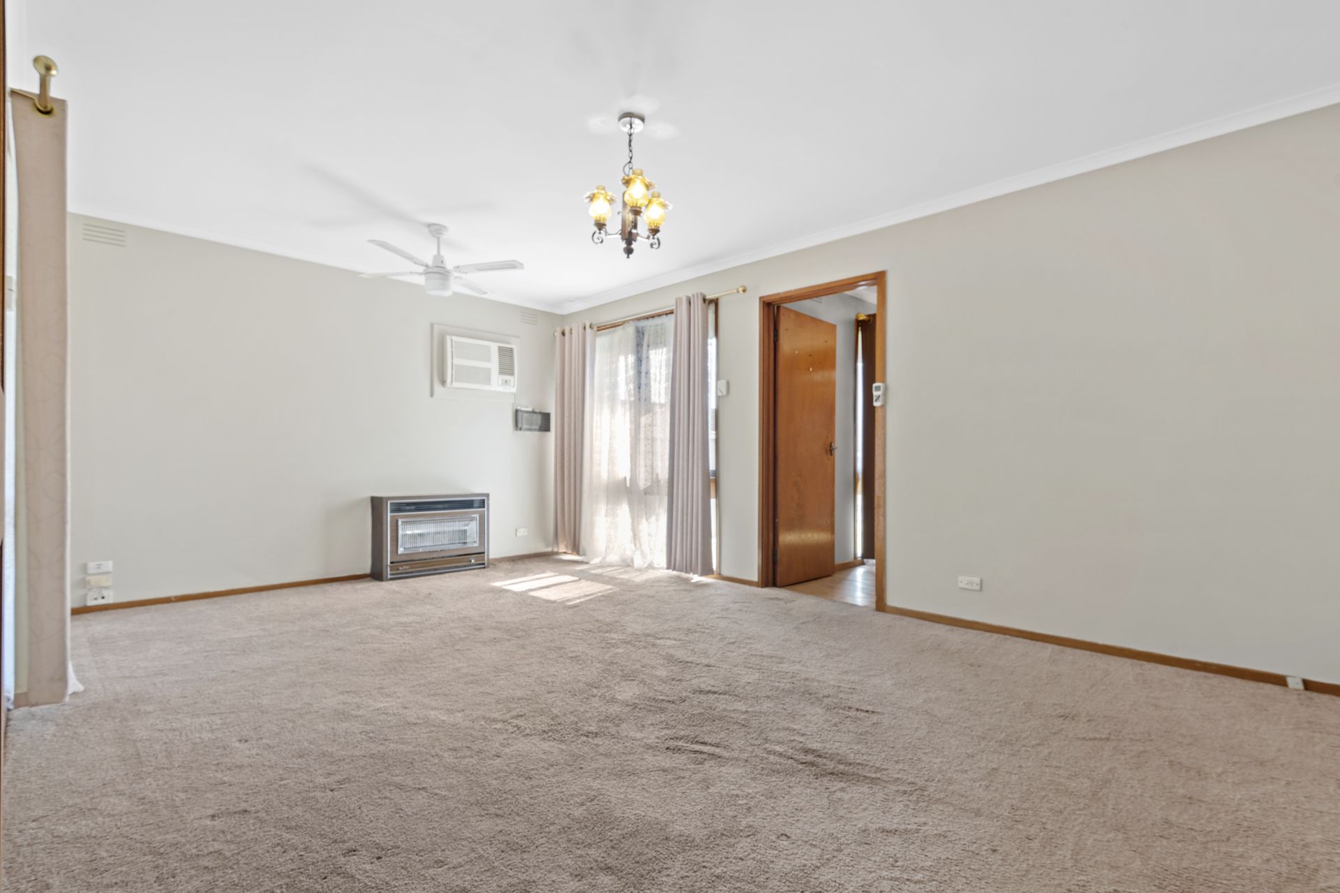 Real Estate For Sale 22 Cumberland Crescent Thomastown , VIC