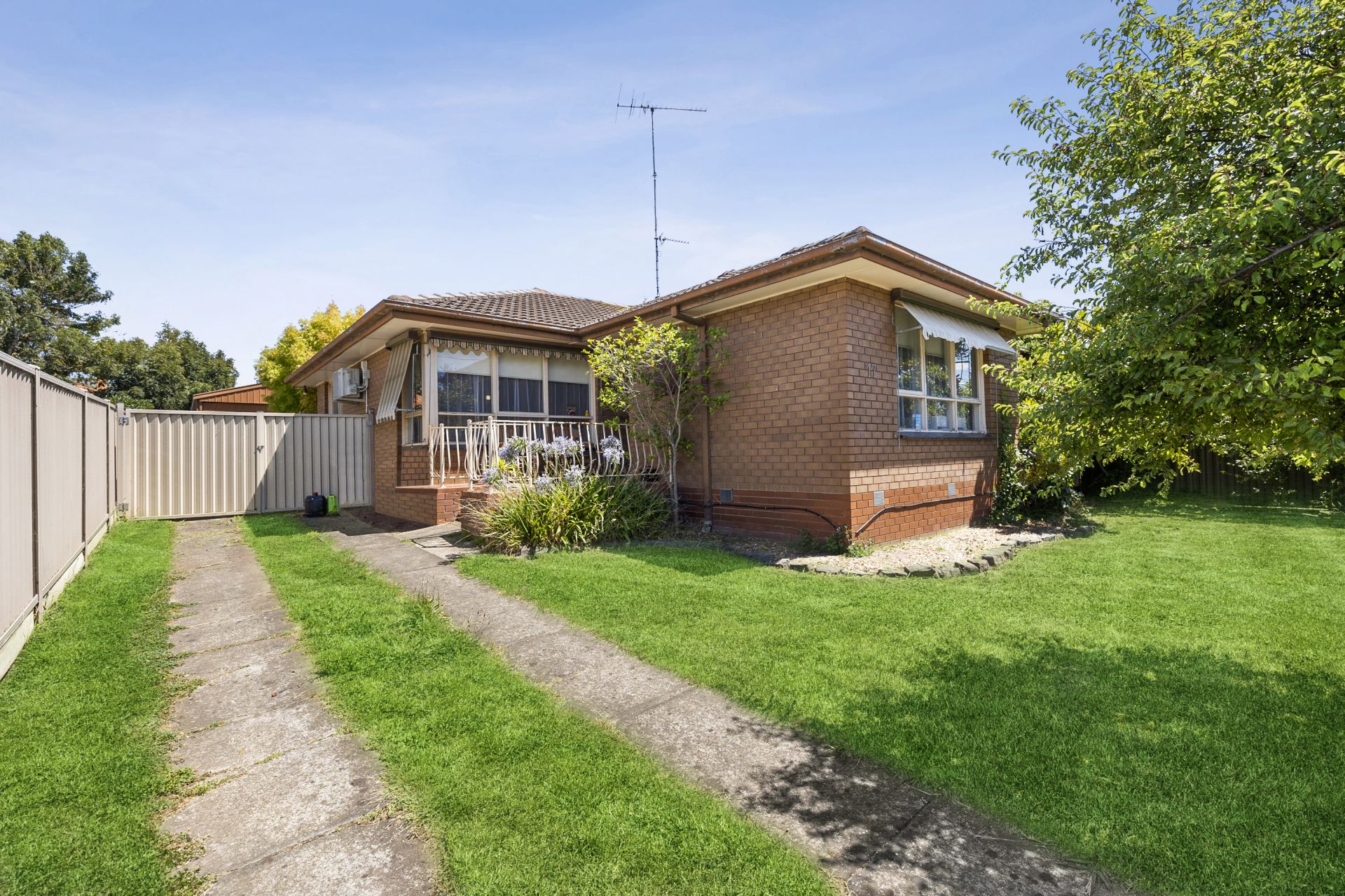 17 Locksley Street, Wendouree, Wendouree, Wendouree - Thumbnail 3
