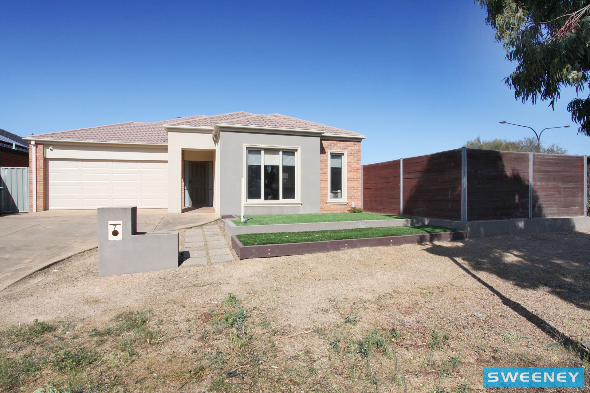7 Woodruff Place, Caroline Springs - Thumbnail 2