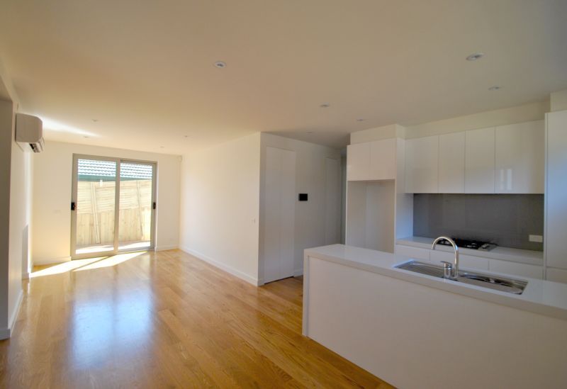 2/6 Nottage Street, St Kilda East - Thumbnail 2