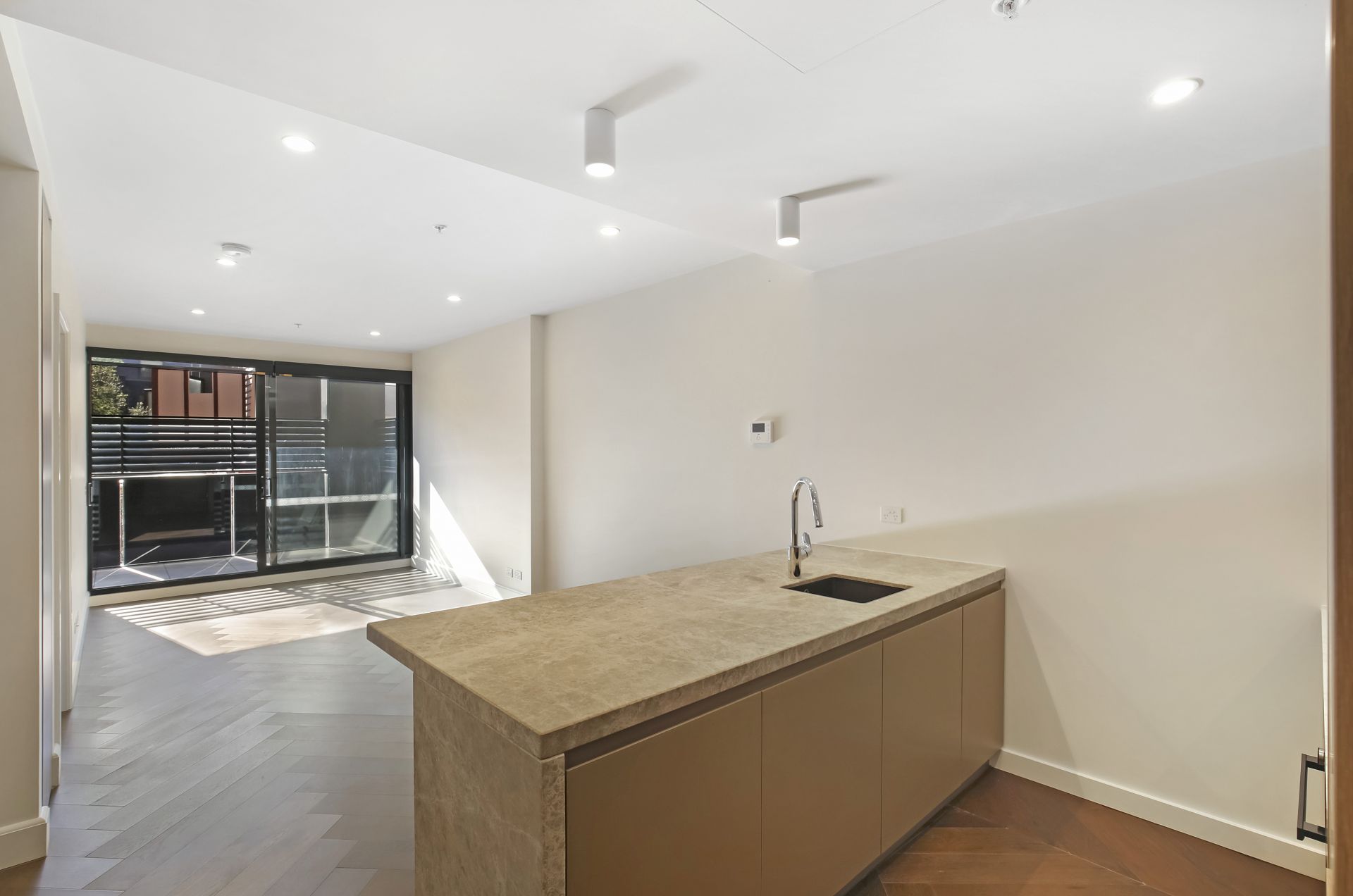 **Elegant 1 Bedroom - Plus Study - Luxury Apartment**