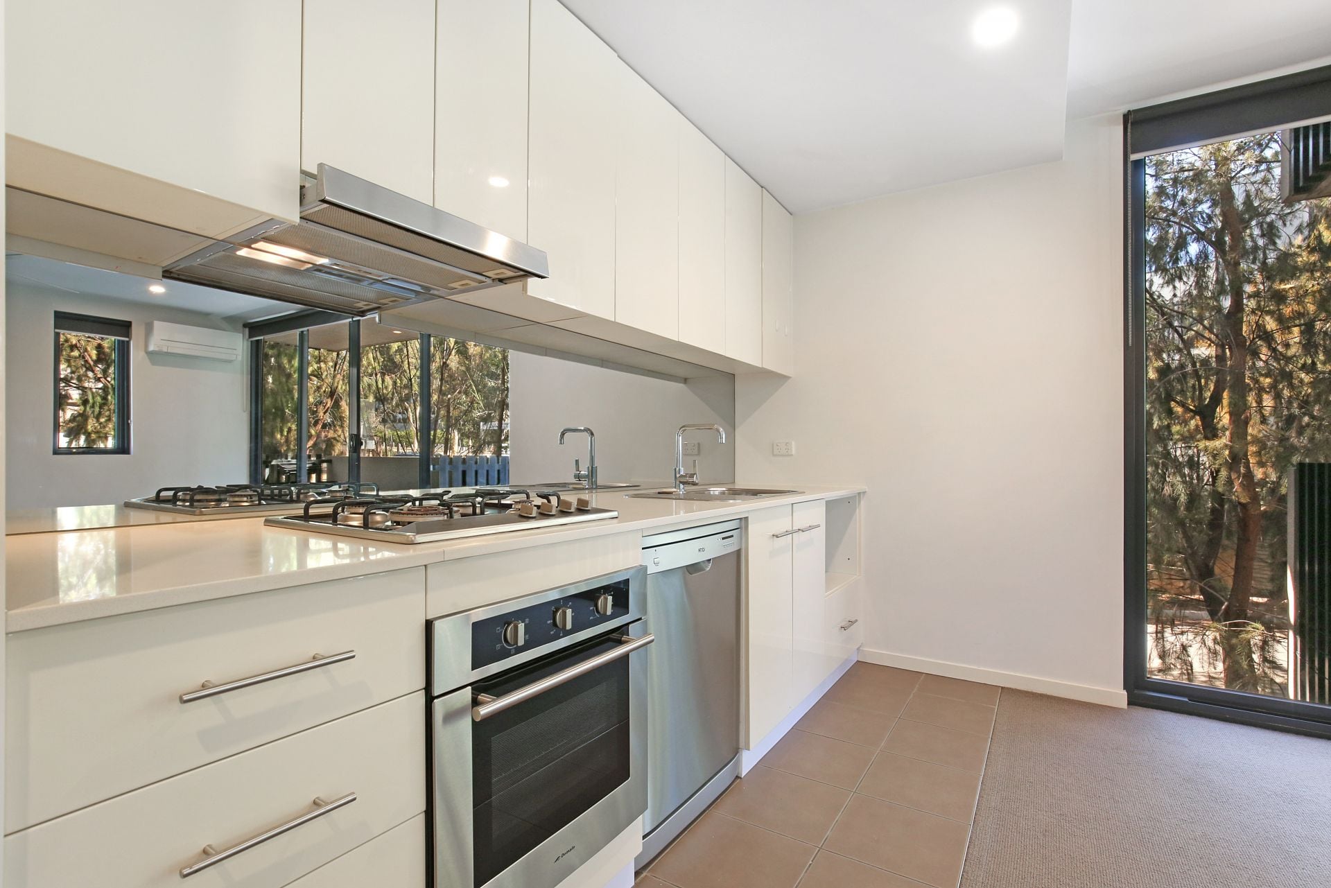 ** Located in the heart of Uni Hill**