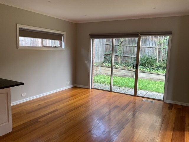 **Modern Townhouse and in a Fabulous Location**