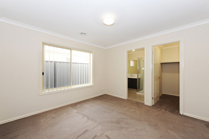 6 Shield Road, Point Cook - Thumbnail 4