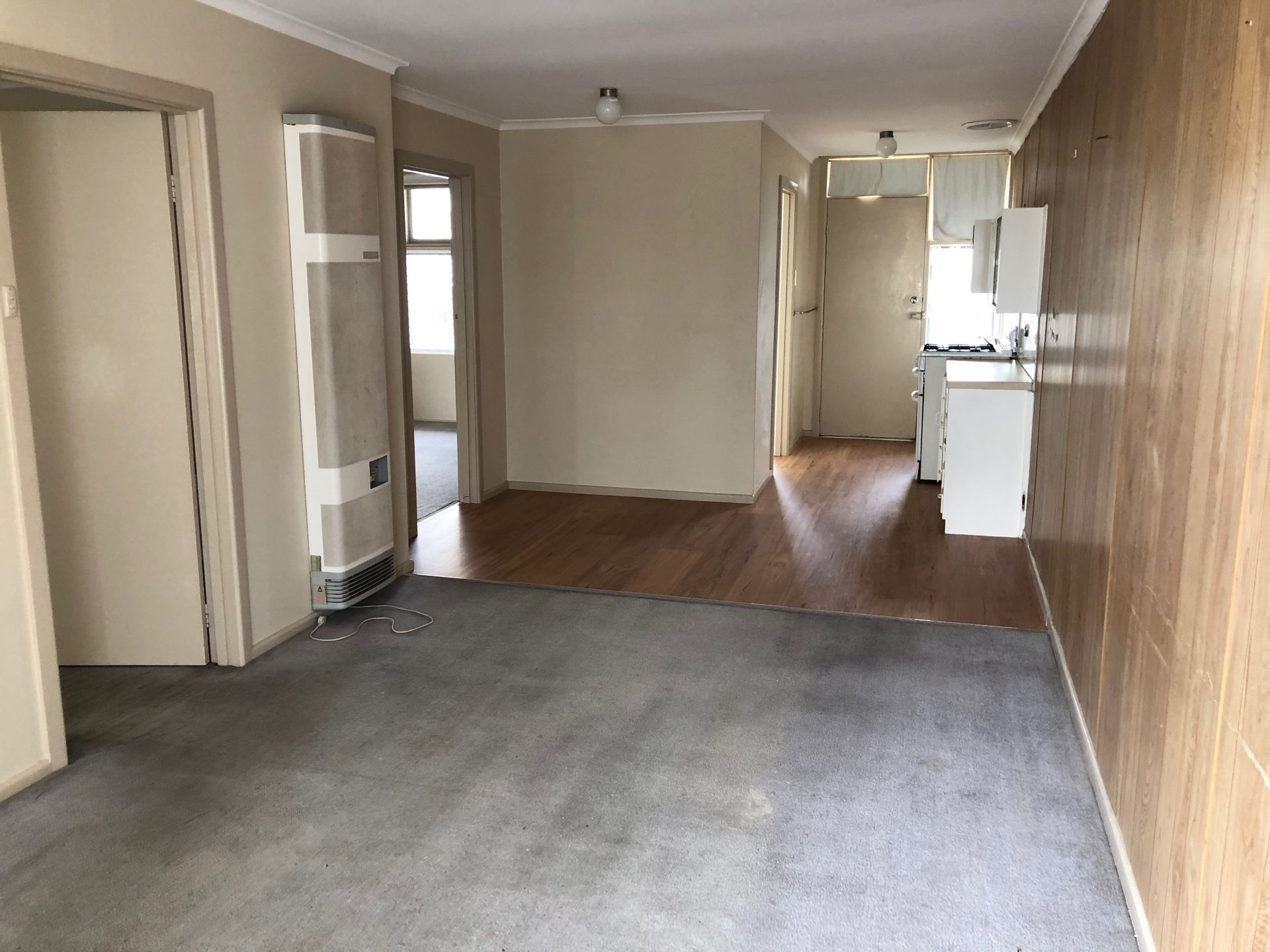 TIDY UNIT FOR LEASE!