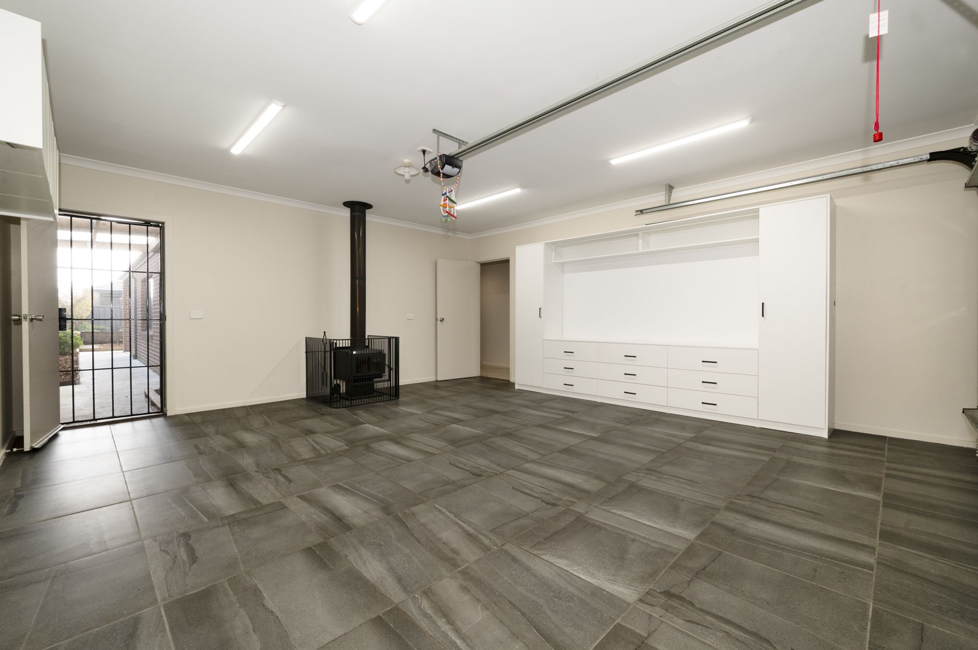 Spacious Family Home in Wollert – Available Now!