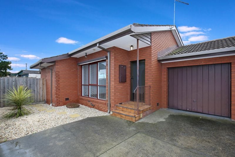 4/16 View Street, Reservoir