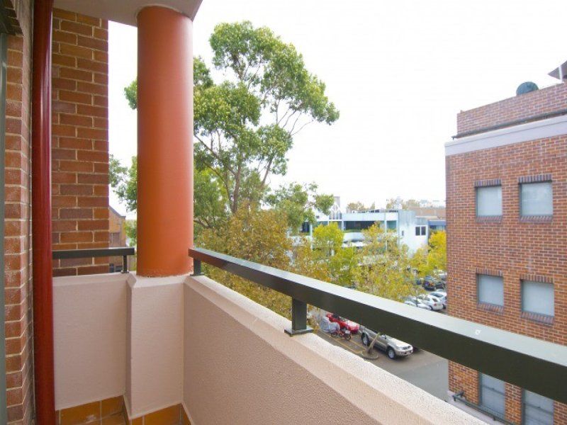 49/8 Waters Road NEUTRAL BAY NSW, Bay - Thumbnail 3