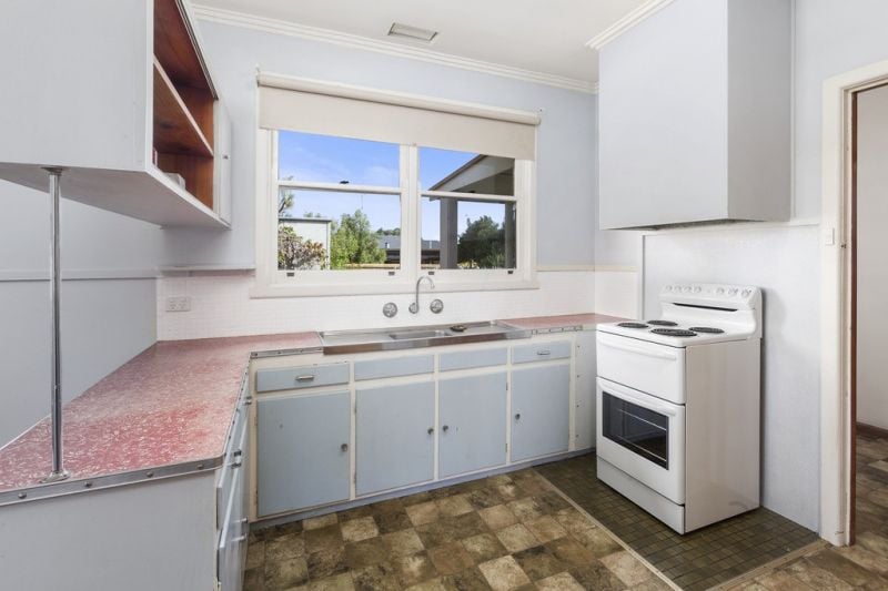 168 Hearn Street COLAC VIC, Colac - Thumbnail 2