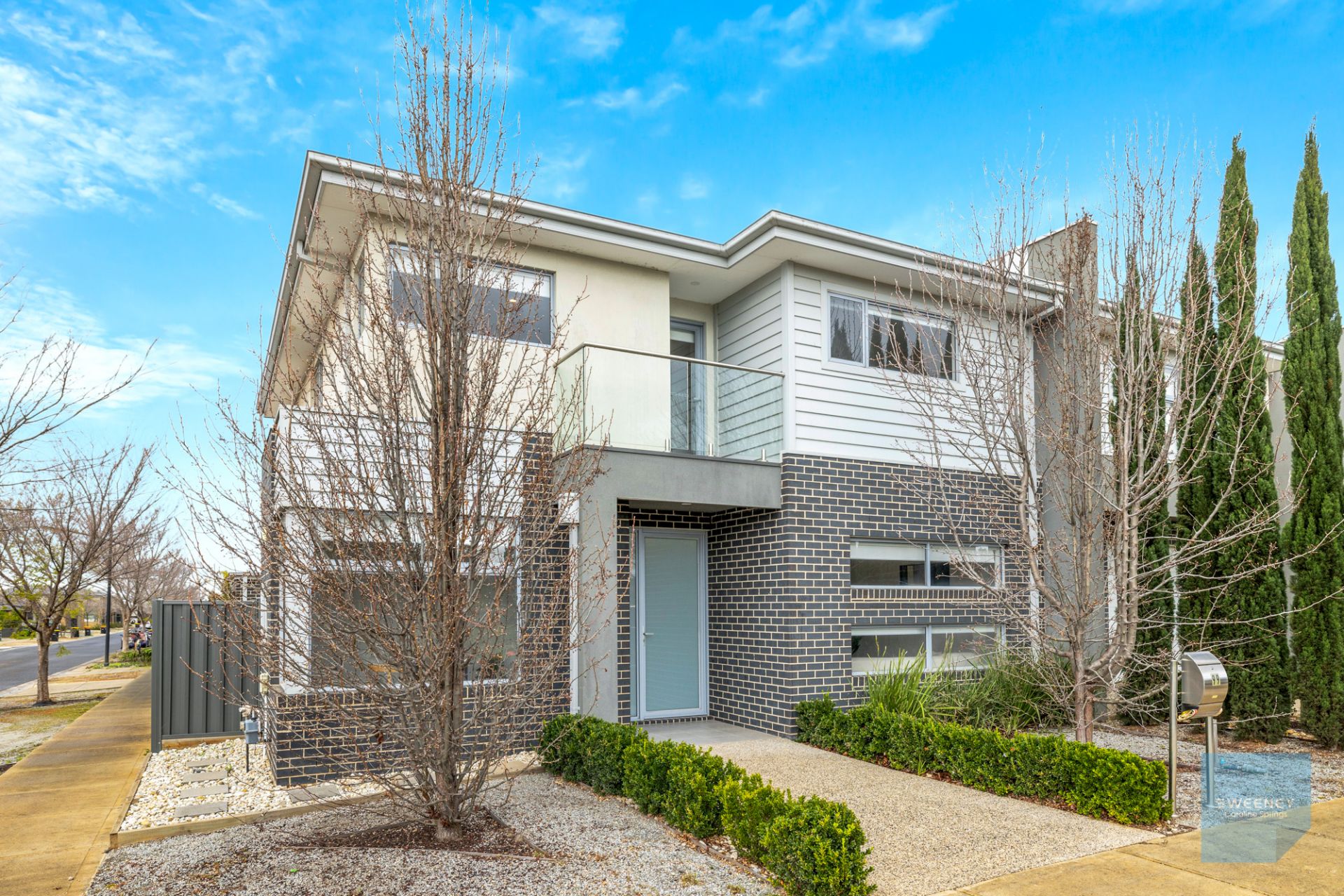 99 Orbis Avenue, Fraser Rise - Thumbnail 2