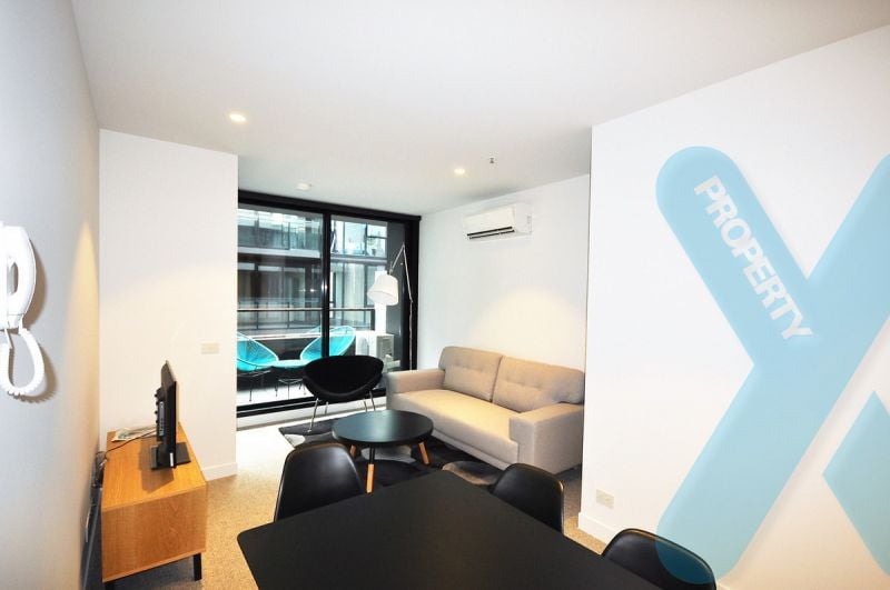 Spacious Furnished Two Bedroom Apartment in Collingwood!