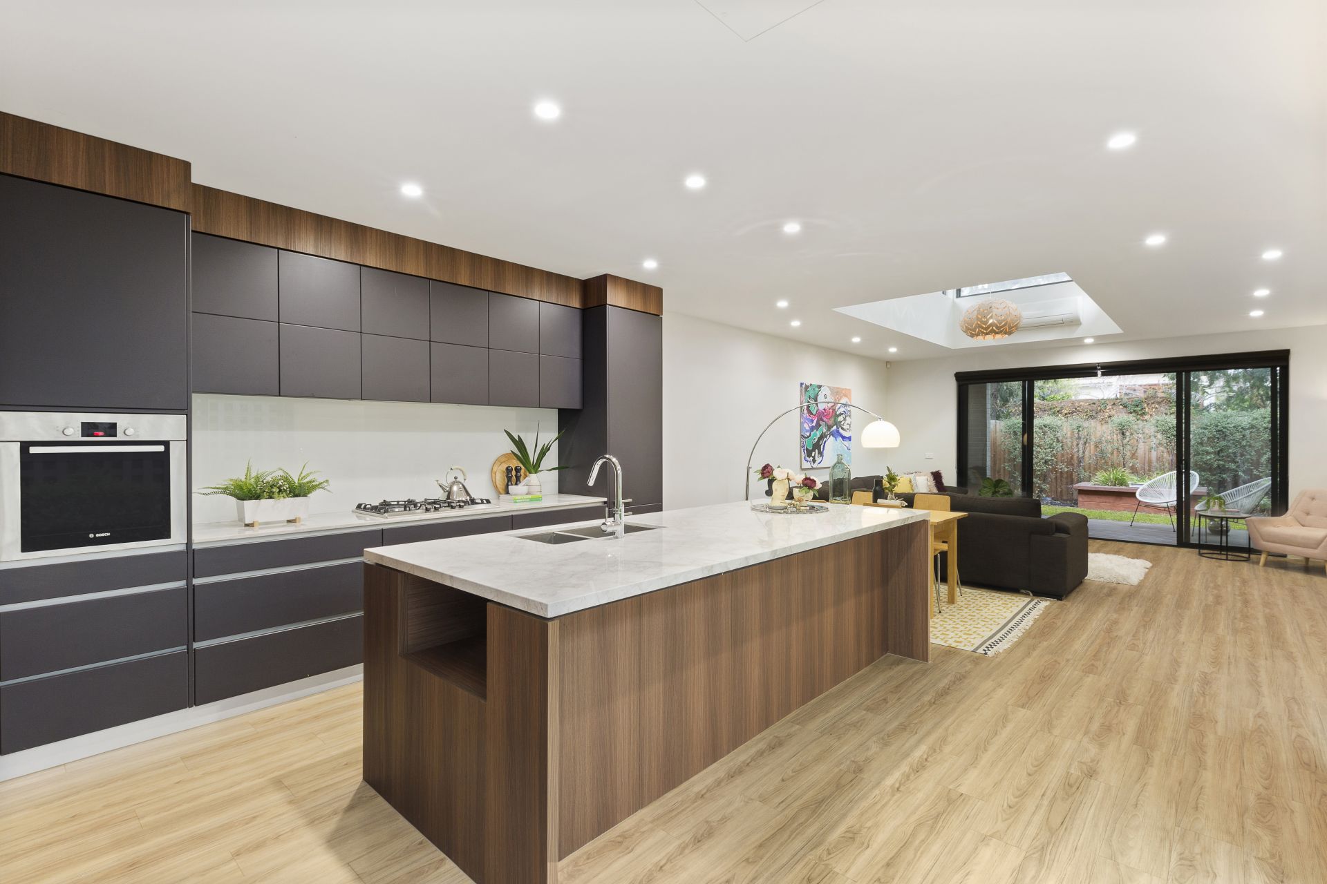 Beautifully Finished Townhouse Ideal For Family Life