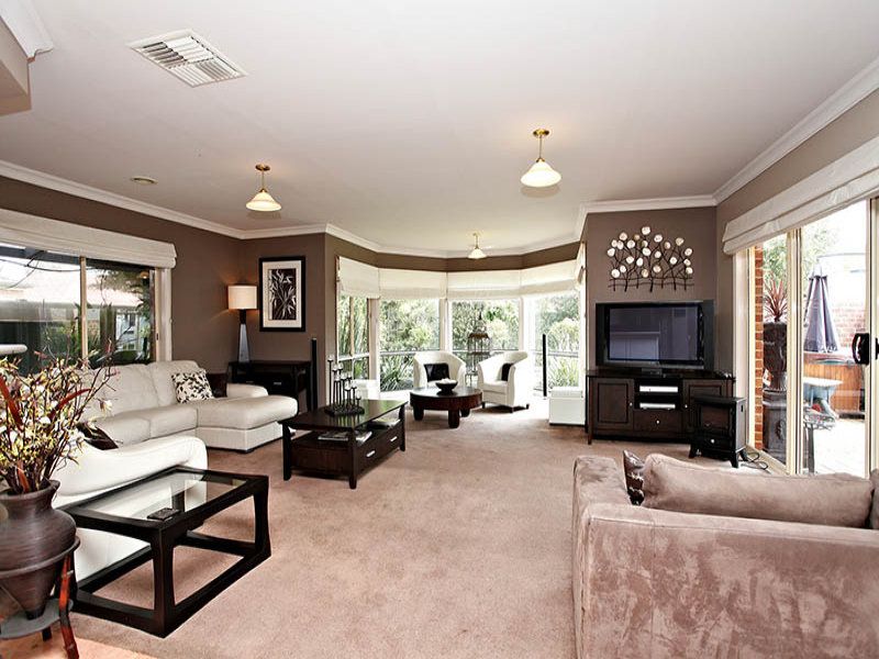 16 Windsor Gardens, Caroline Springs - Thumbnail 4