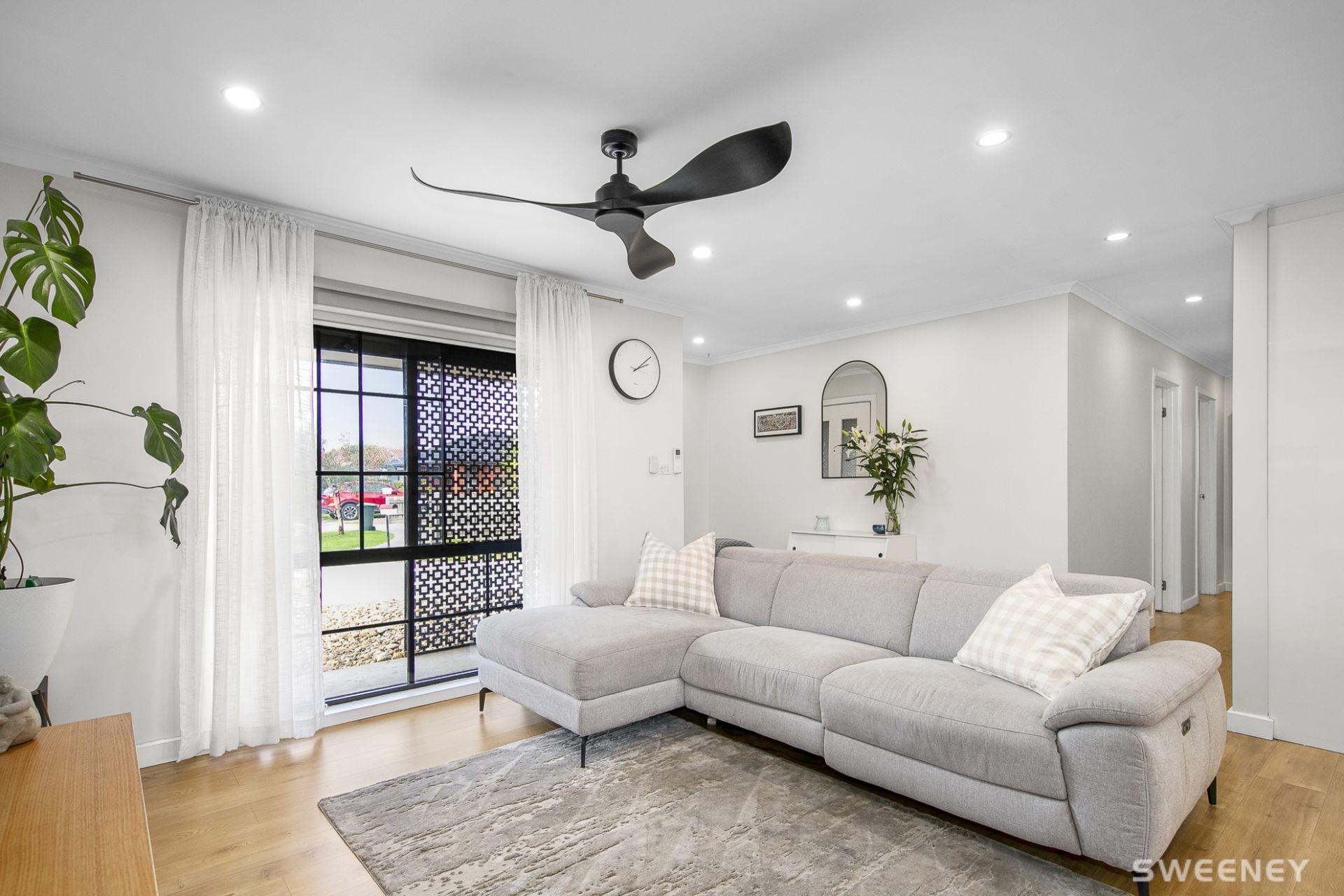 1/11 Thompson Court, Altona Meadows - Thumbnail 3