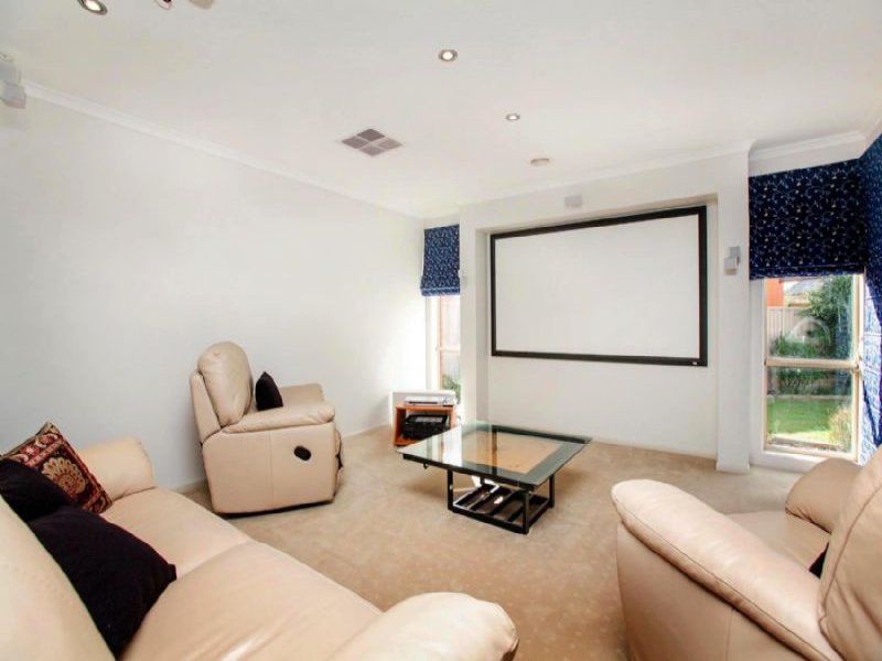 29 Drummond Street, Caroline Springs - Thumbnail 7