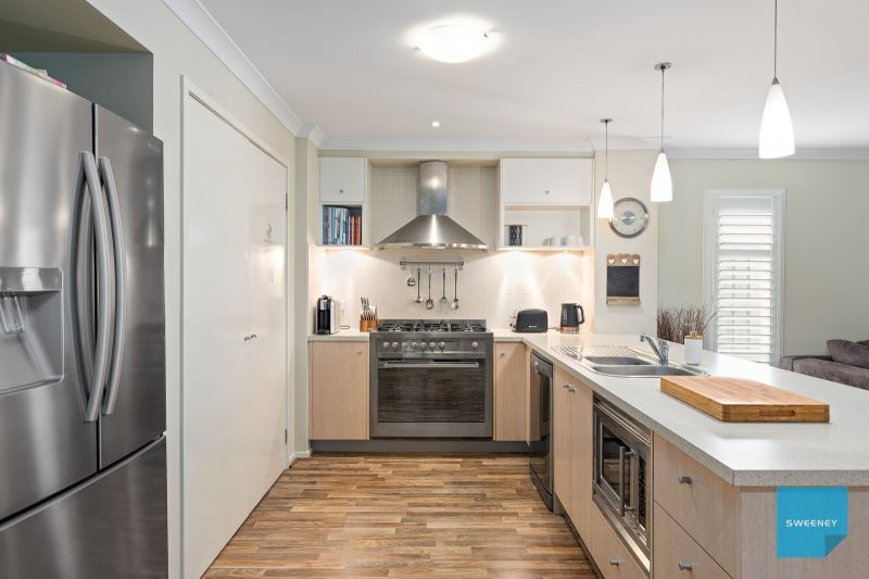5 Dowie Place, Caroline Springs - Thumbnail 6