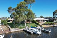 2/1 Windjammer Court, Paynesville VIC
