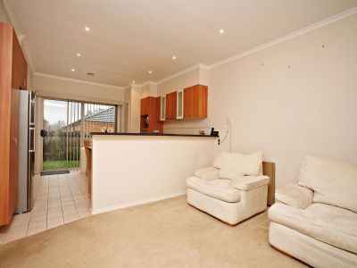 5 Crepe Myrtle Crescent SOUTH MORANG, South Morang - Thumbnail 6