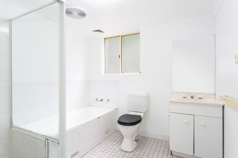 Newly Renovated 2 Bedroom Apartment