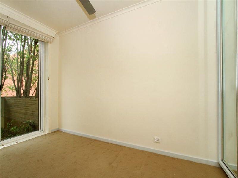 Two Courtyards In a Brilliant Location!