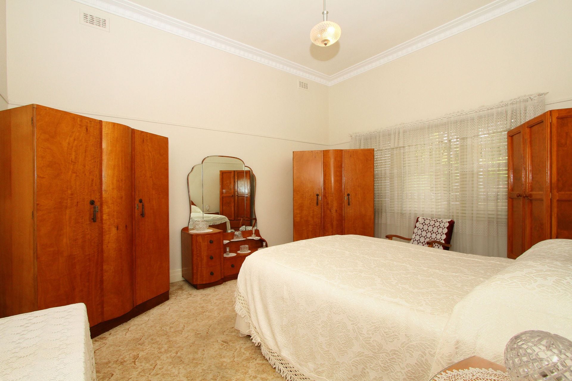 Auction This Saturday    -  SOLD   -    $695,000