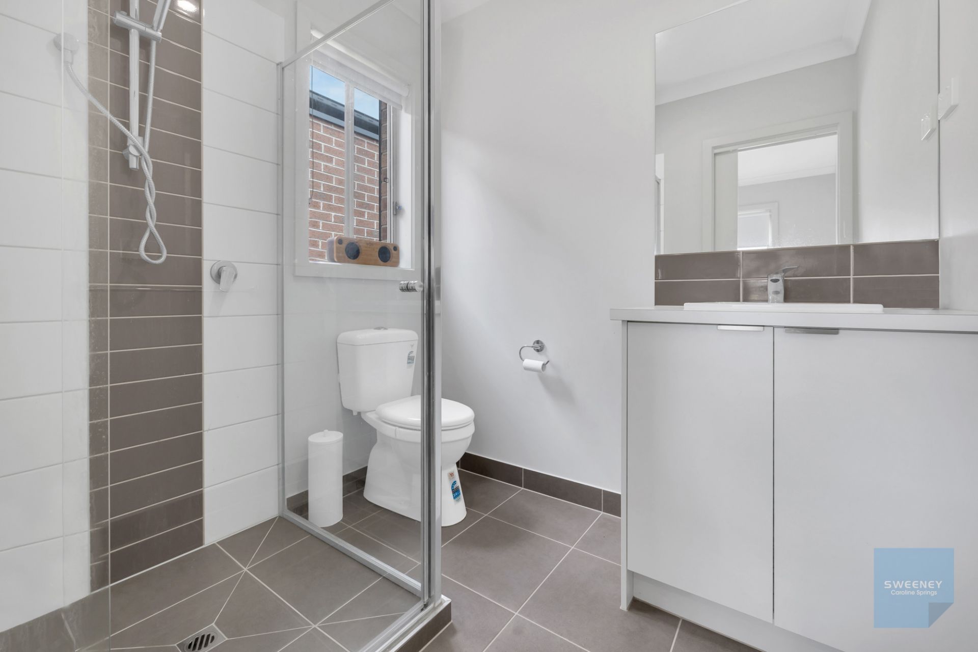 9 Monticiano Road, Fraser Rise - Thumbnail 7