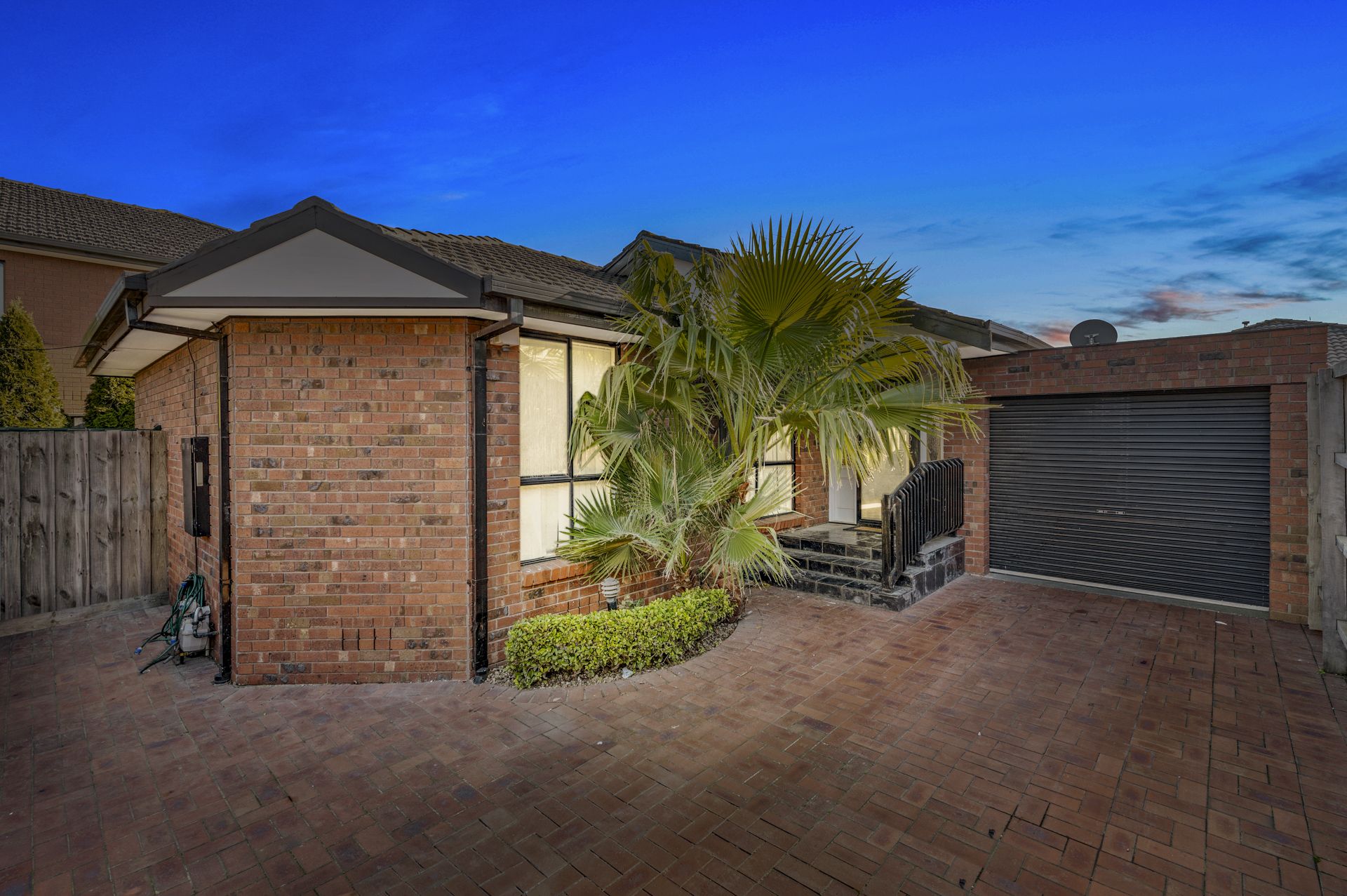 NO CORPORATE FEES -  3 BEDROOM UNIT/HOME