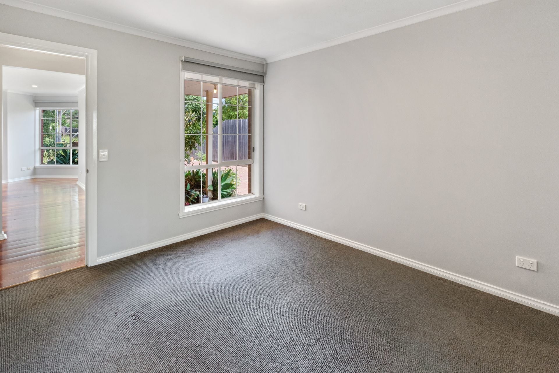 MOVE IN NOW!