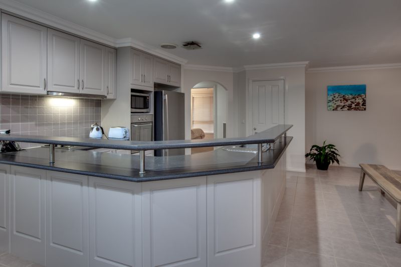 37 Mountain Way Lavington NSW, Lavington - Thumbnail 4