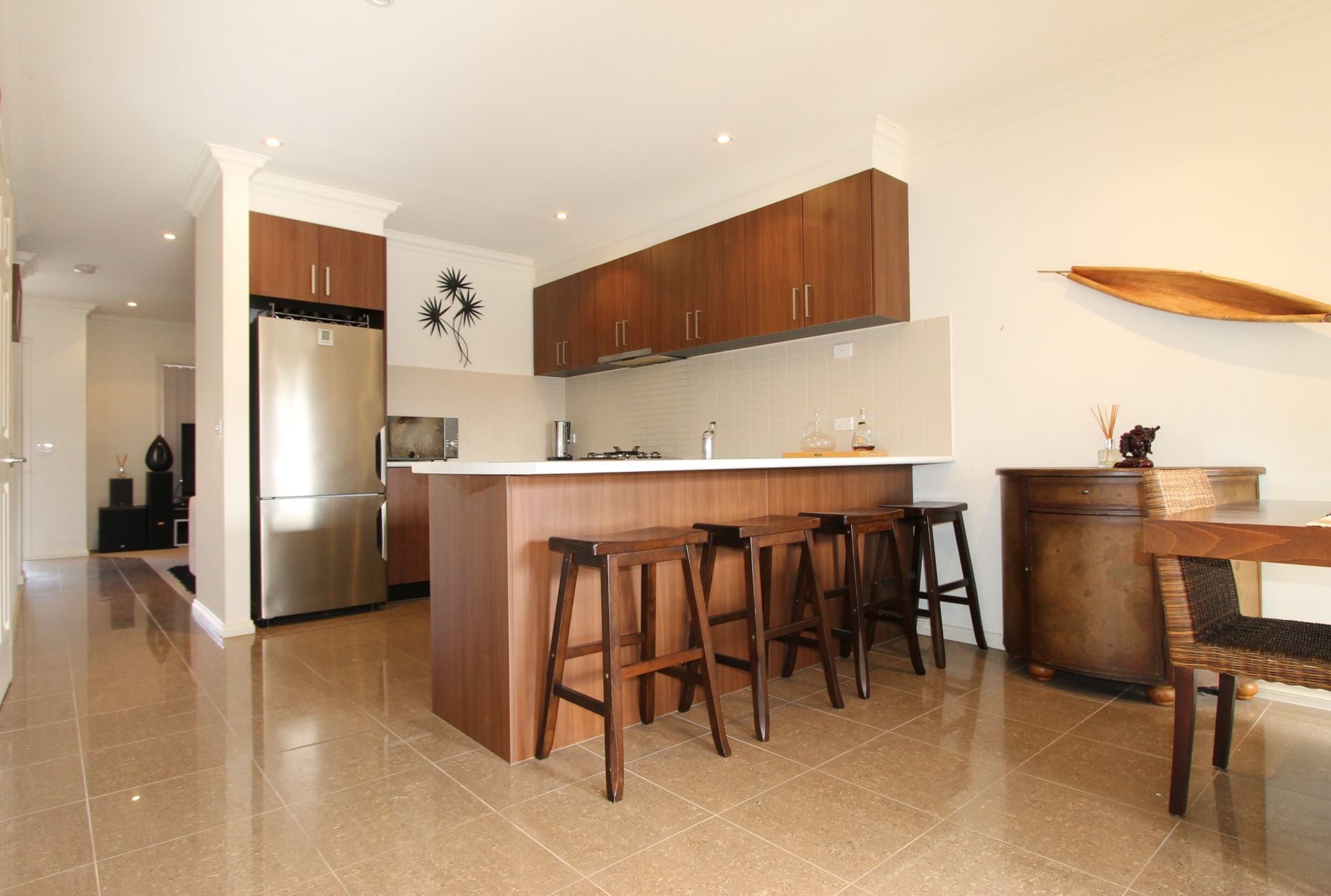 IMPECCABLE TOWNHOUSE SET AMONGST LUSH STUNNING GREENERY !!!