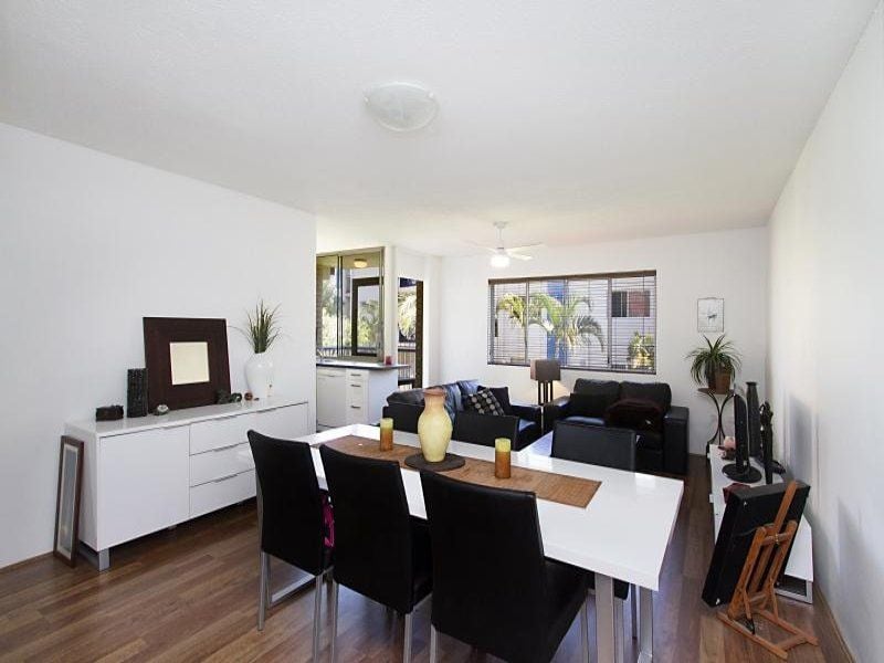 4/46 Coolangatta Road 'Grandeur' COOLANGATTA QLD, 'Grandeur' Coolangatta - Thumbnail 2