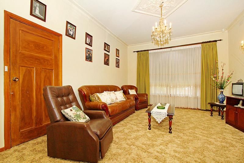 Four Bedroom Home in Thornbury! Enough Said