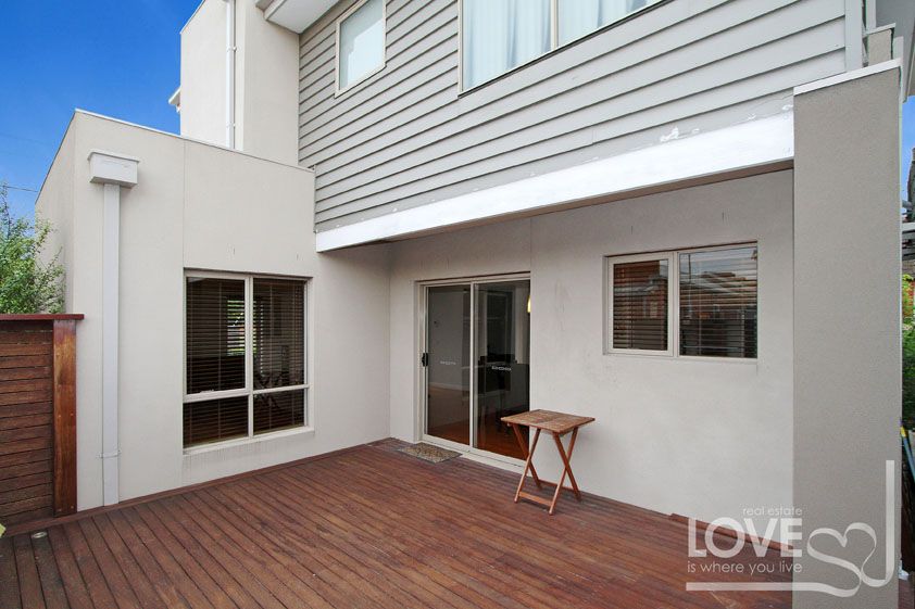 COBURG HILL ON YOUR DOOR STEP
