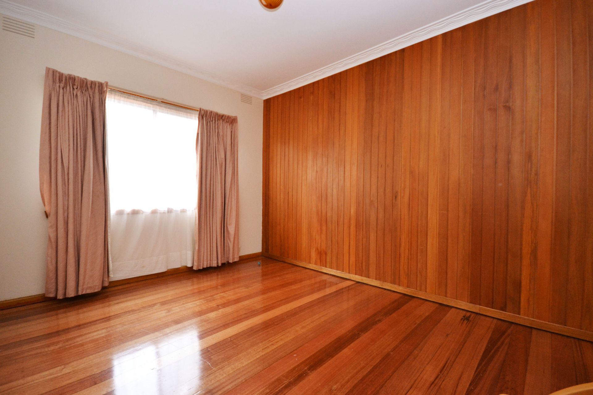 SIZE, QUALITY, LOCATION, PRICE