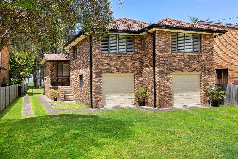Real Estate For Sale 203 Lakedge Avenue Berkeley Vale , NSW
