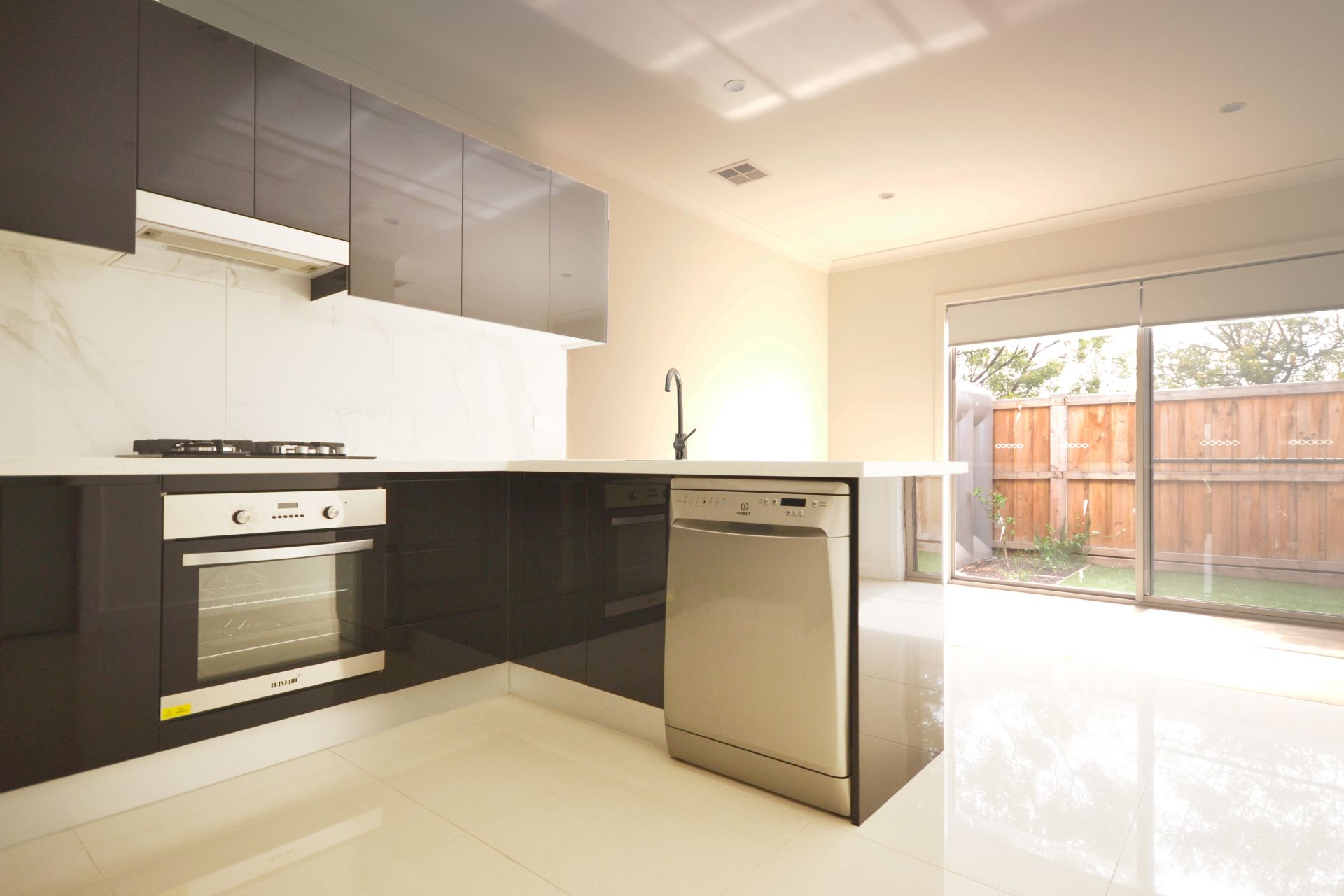 THREE BEDROOM CONTEMPORARY LIVING