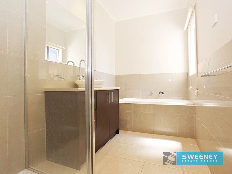 12 Palmer Avenue, Point Cook - Thumbnail 3