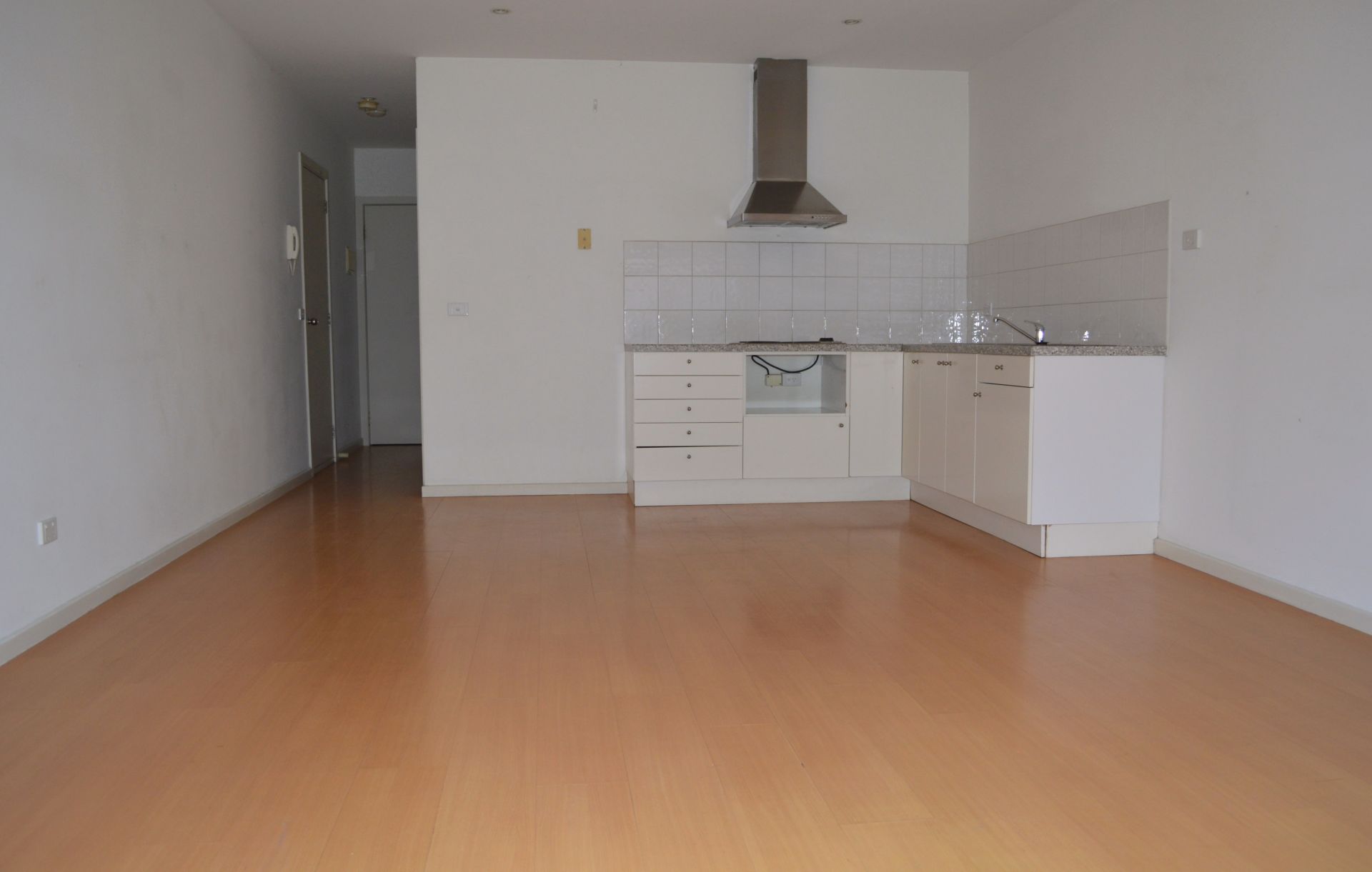 ONE BEDROOM STUDIO APARTMENT   *Insp Thu 16th Aug @ 4:50pm & Sat 18th Aug @ 9:30am*