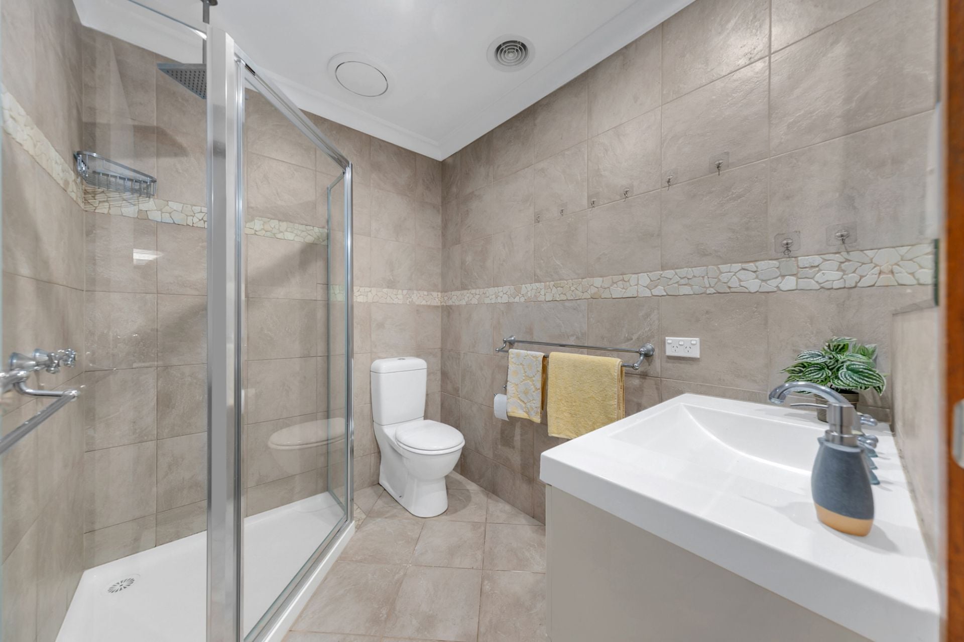 A Taste Of Bundoora Living, But Without The Price Tag!