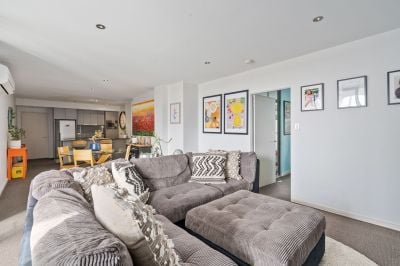 STYLISH RESORT STYLE LIVING!