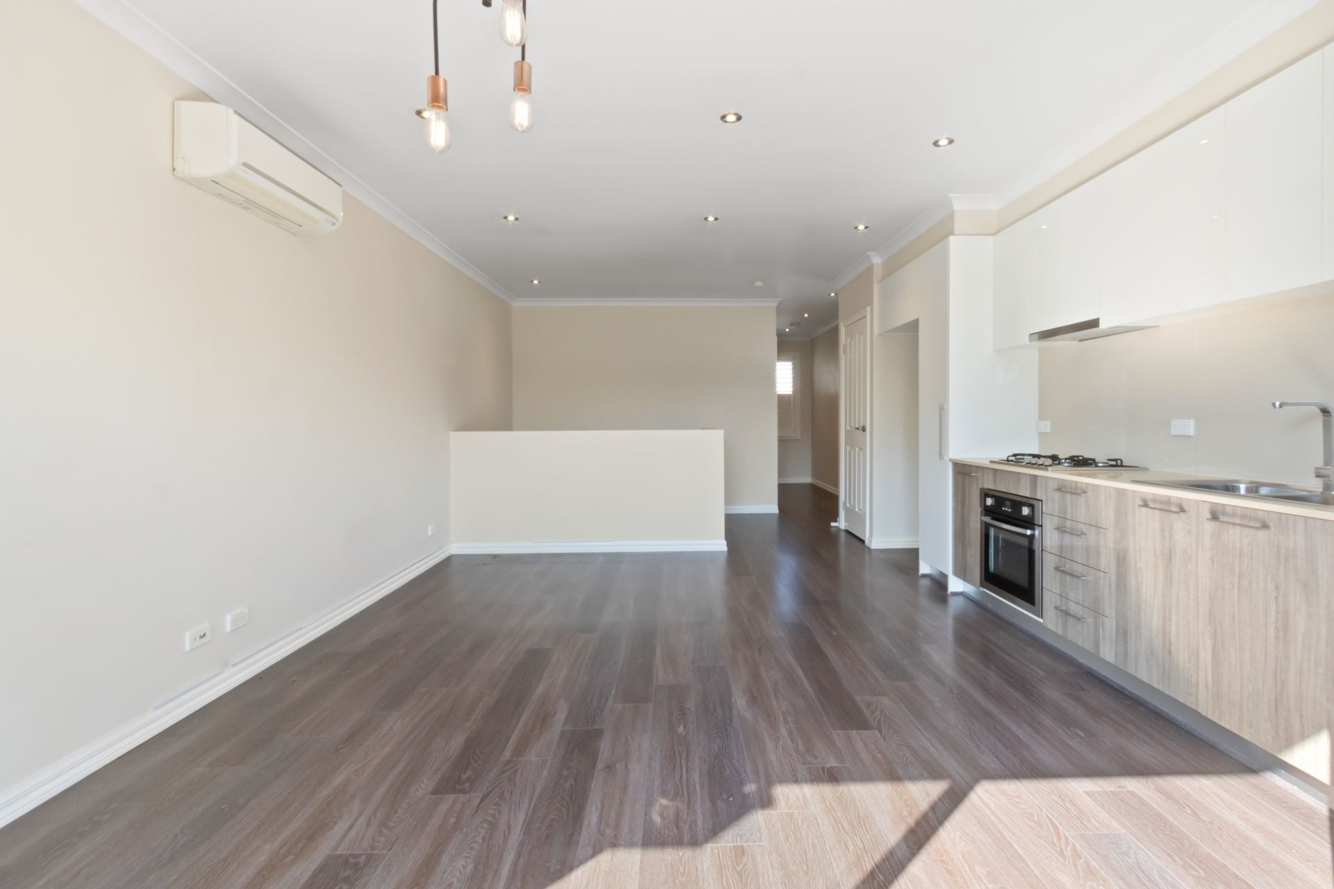 Stylish townhouse in ideal location