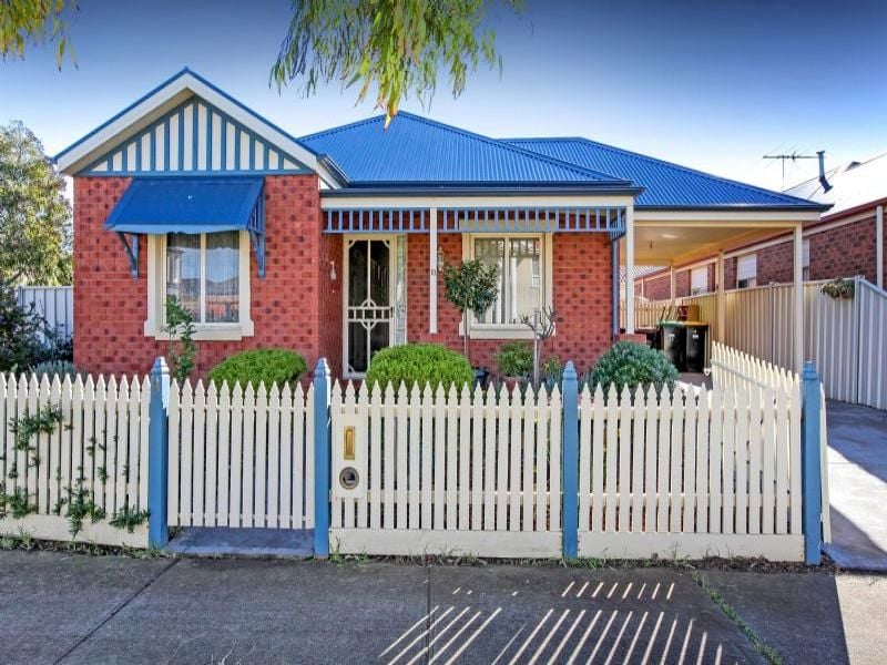 10 Millstream Way, Caroline Springs - Thumbnail 2